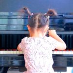 子供のピアノ教室の選び方はある？上手な探し方や月謝の相場も！